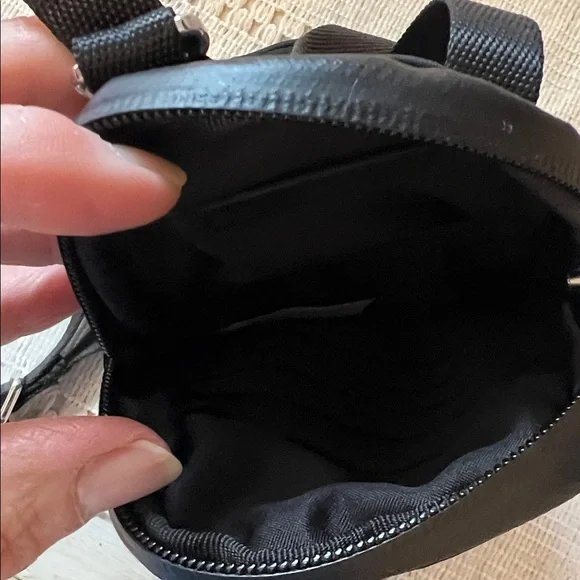 Authentic lululemon Black phone Sling Crossbody with Small earpodCoin Pouch - Picture 4 of 5